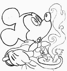 Topolino prepara una zuppa disegno da colorare